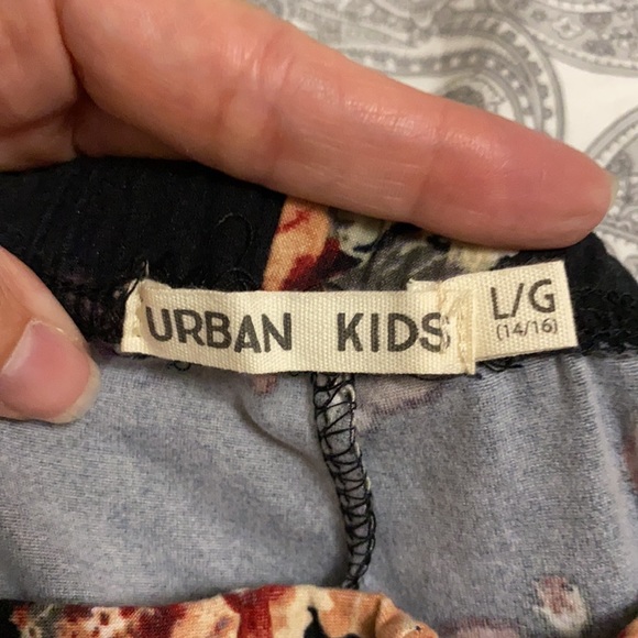 Girls cute Leggings. New with tags. - Picture 2 of 4